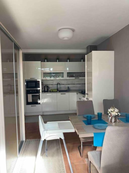 Apartman S Terasou, Bezplatne Parkovanie Lejlighed Bratislava Eksteriør billede